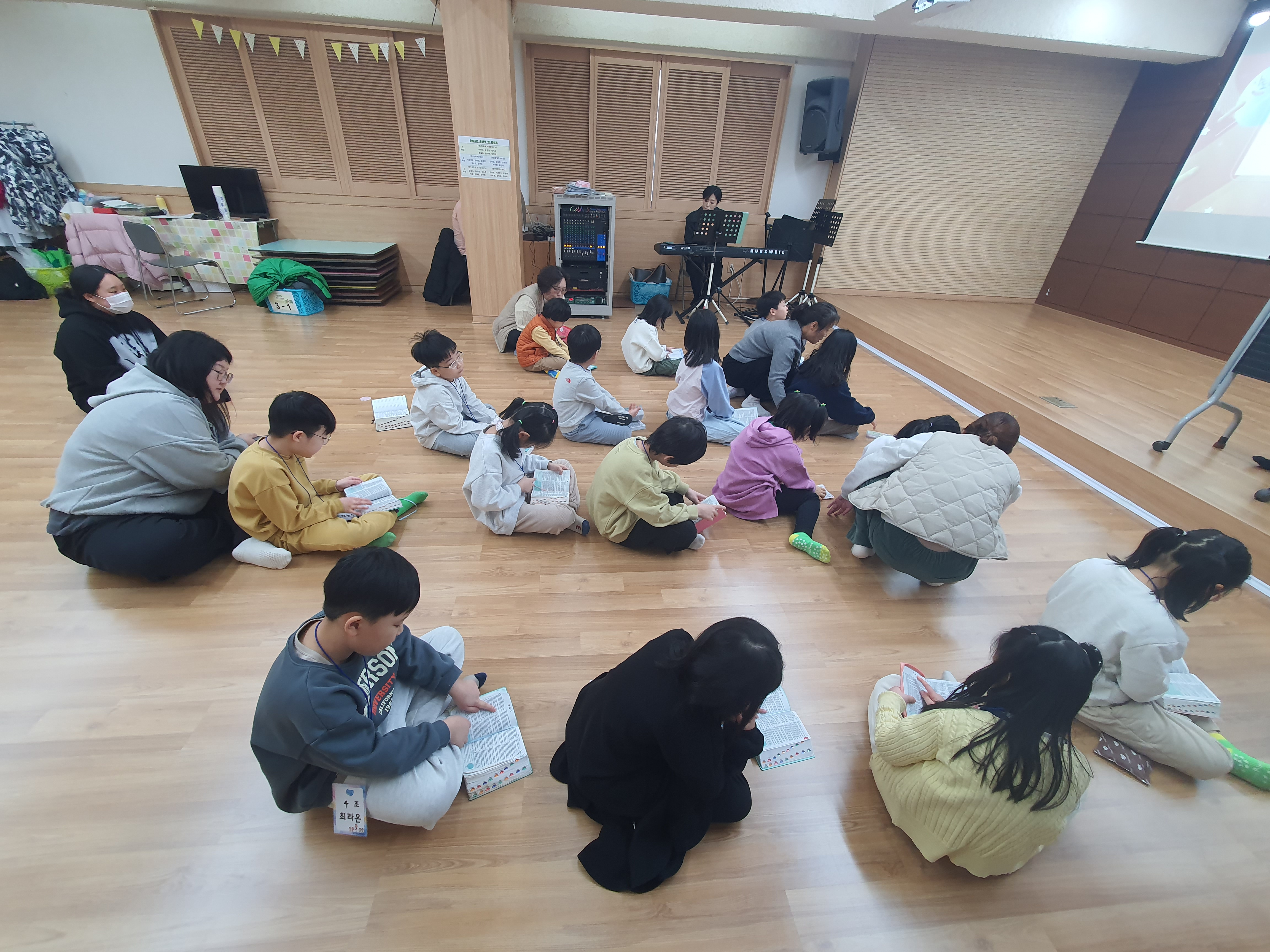 오티 및 개회예배 (9).jpg